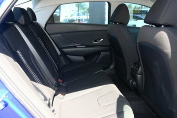 https://vehicle-cdn.autoleague.cloud/26416_620264225_5.jpg