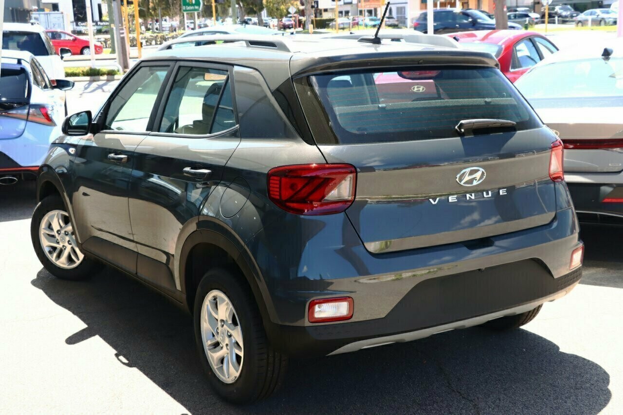 Hyundai Venue image 3