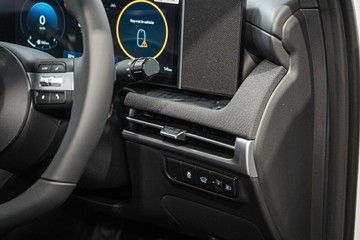 https://vehicle-cdn.autoleague.cloud/26416_620264451_16.jpg