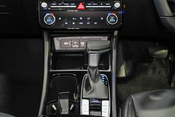 https://vehicle-cdn.autoleague.cloud/26416_620264451_20.jpg