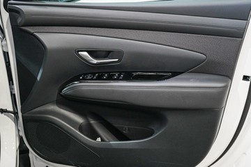 https://vehicle-cdn.autoleague.cloud/26416_620264451_27.jpg