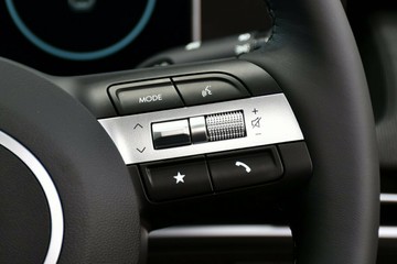 https://vehicle-cdn.autoleague.cloud/26416_620264455_14.jpg