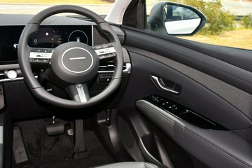 https://vehicle-cdn.autoleague.cloud/26416_620264455_7.jpg