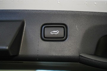 https://vehicle-cdn.autoleague.cloud/26416_620264457_17.jpg