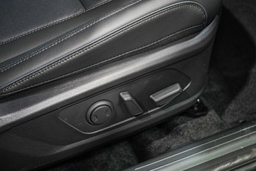 https://vehicle-cdn.autoleague.cloud/26416_620264457_21.jpg