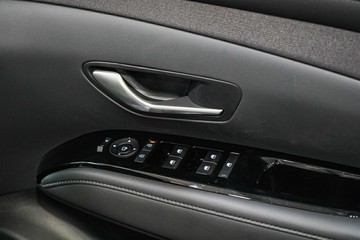 https://vehicle-cdn.autoleague.cloud/26416_620264458_28.jpg