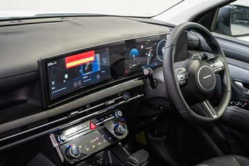 https://vehicle-cdn.autoleague.cloud/26416_620264458_30.jpg