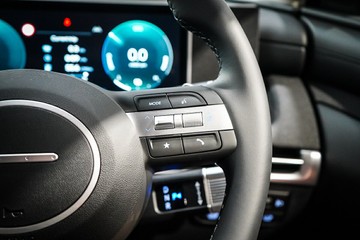 https://vehicle-cdn.autoleague.cloud/26416_620264530_17.jpg