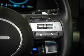 https://vehicle-cdn.autoleague.cloud/26416_620264591_23.jpg
