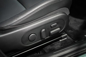 https://vehicle-cdn.autoleague.cloud/26416_620264591_27.jpg