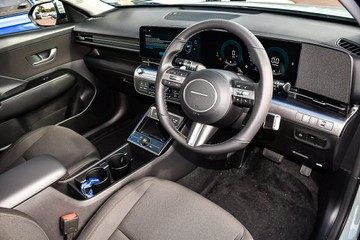 https://vehicle-cdn.autoleague.cloud/26416_620264626_13.jpg