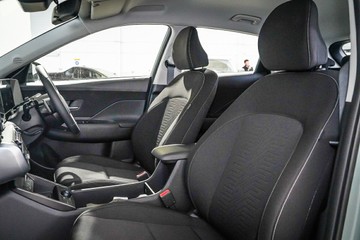 https://vehicle-cdn.autoleague.cloud/26416_620264636_27.jpg