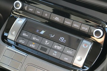 https://vehicle-cdn.autoleague.cloud/26416_620264814_14.jpg