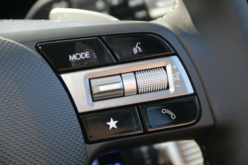 https://vehicle-cdn.autoleague.cloud/26416_620264814_15.jpg
