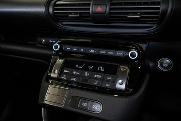 https://vehicle-cdn.autoleague.cloud/26416_620264822_20.jpg