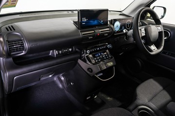 https://vehicle-cdn.autoleague.cloud/26416_620264822_21.jpg