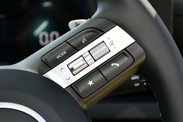 https://vehicle-cdn.autoleague.cloud/26416_620265918_13.jpg