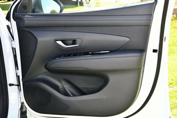 https://vehicle-cdn.autoleague.cloud/26416_620265918_5.jpg