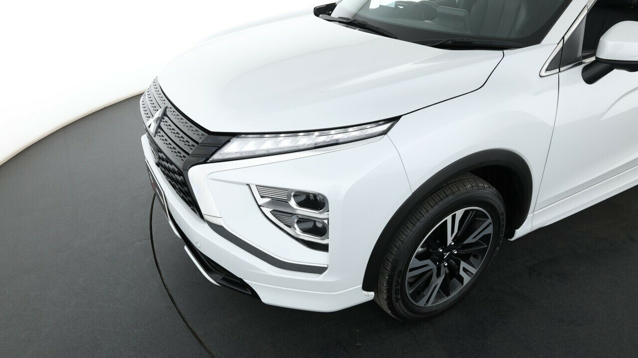 Mitsubishi Eclipse Cross image 2