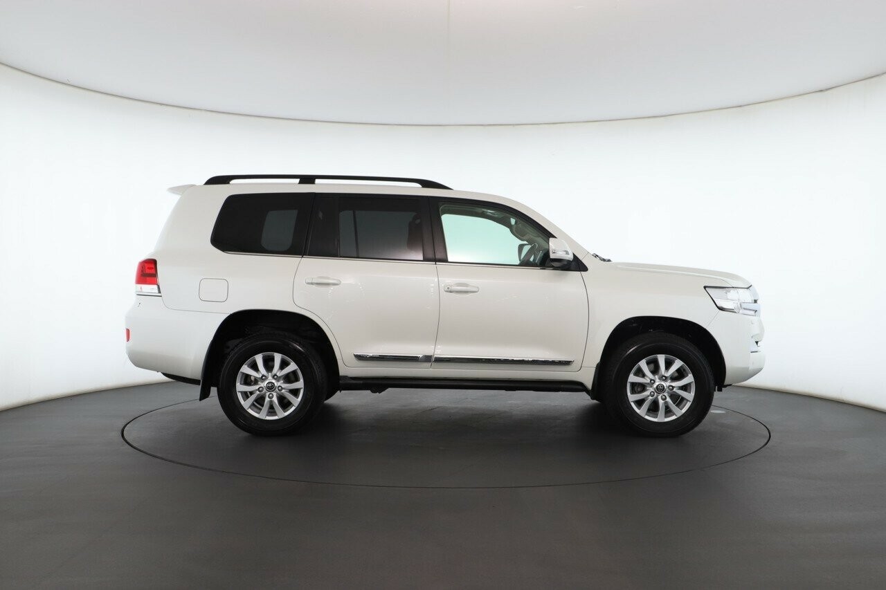 Toyota Landcruiser image 3