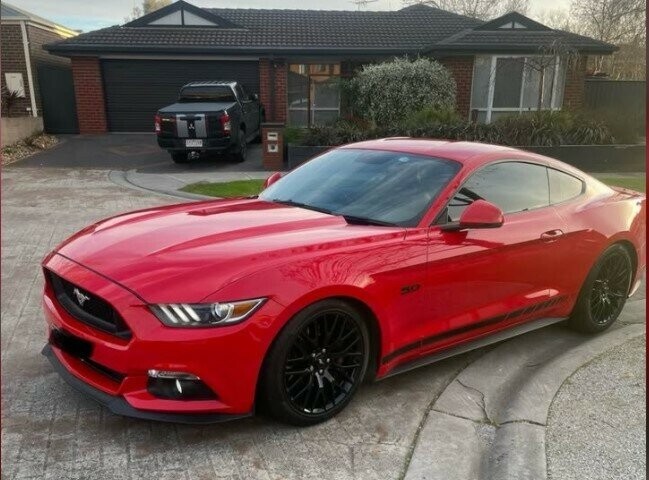 Ford Mustang image 1