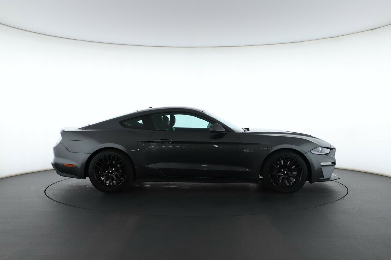 Ford Mustang image 2