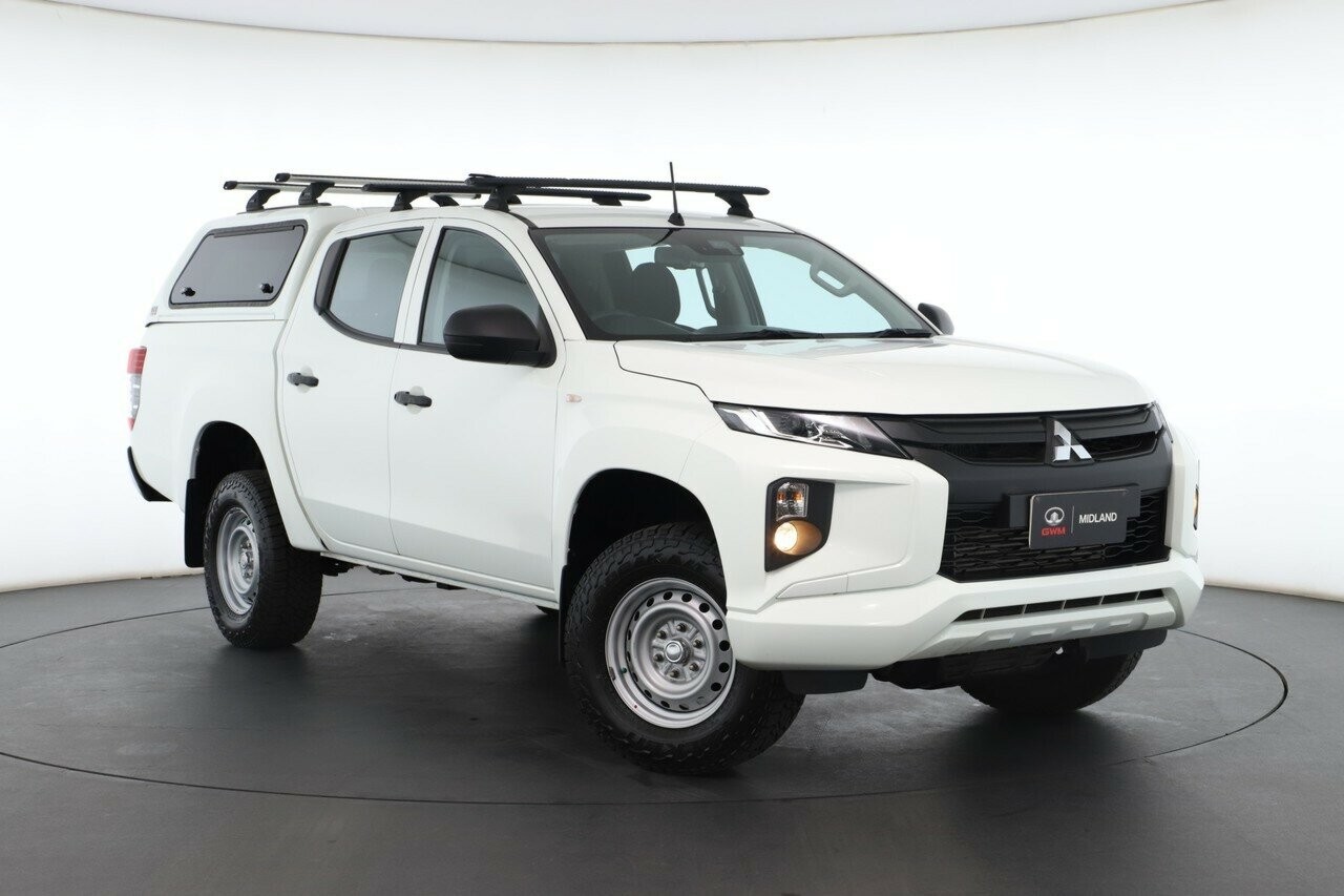 Mitsubishi Triton image 1