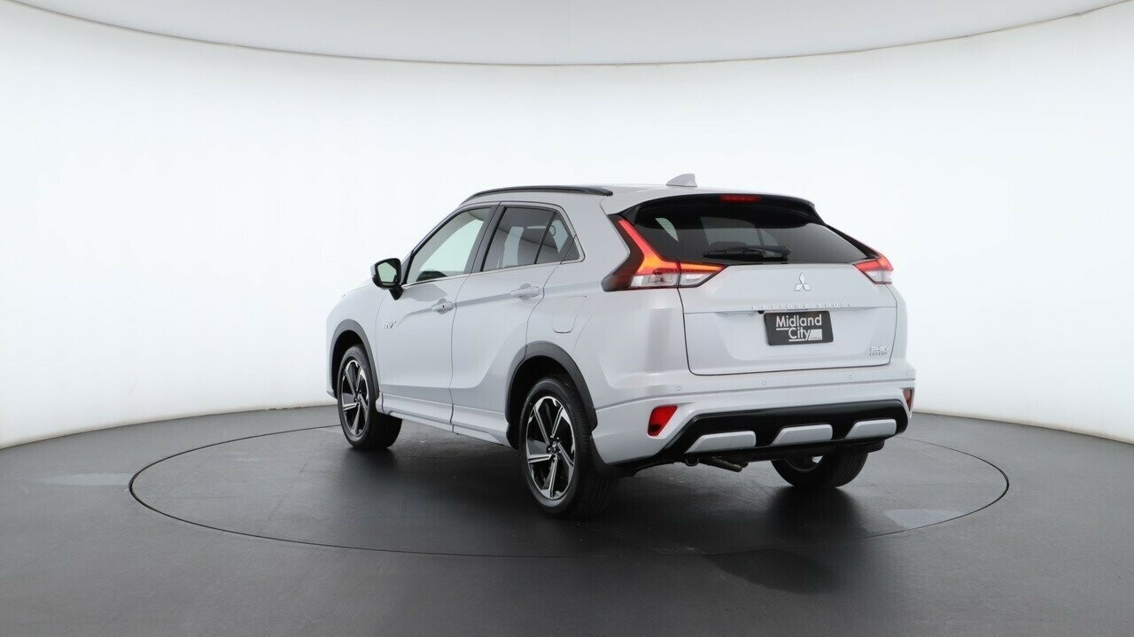 Mitsubishi Eclipse Cross image 4