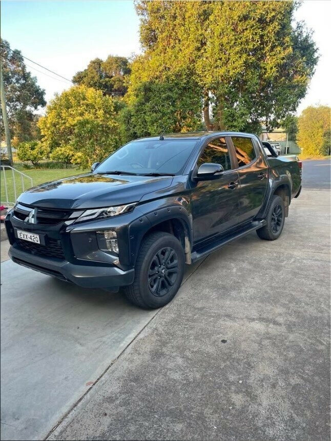 Mitsubishi Triton image 1