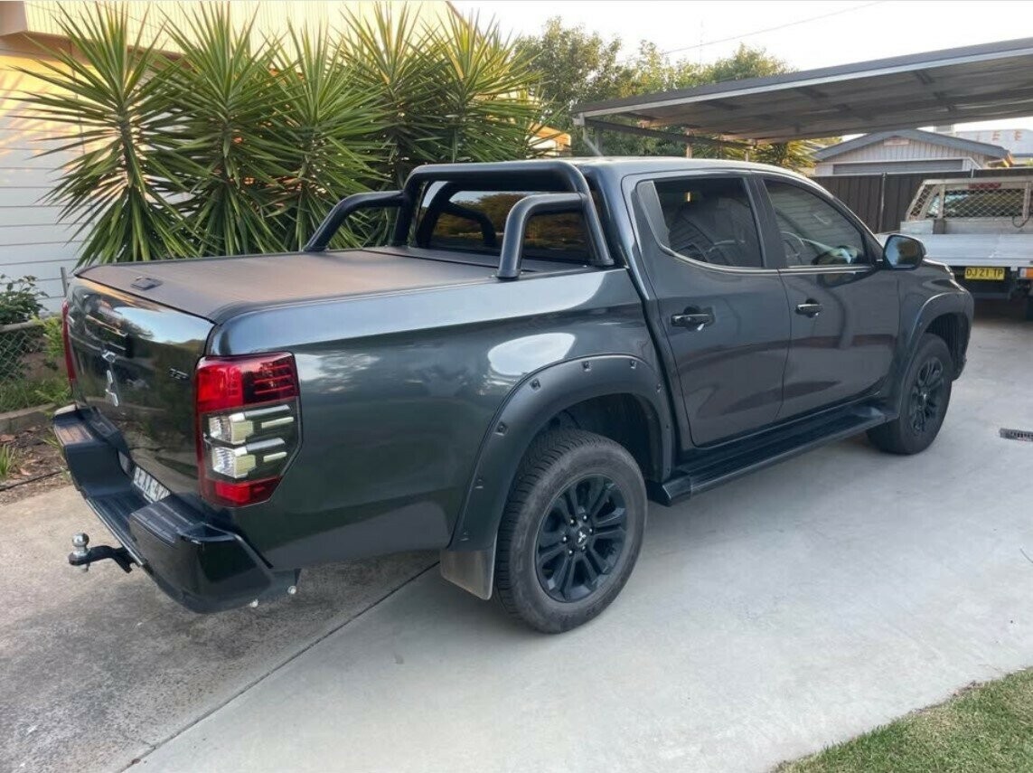 Mitsubishi Triton image 2