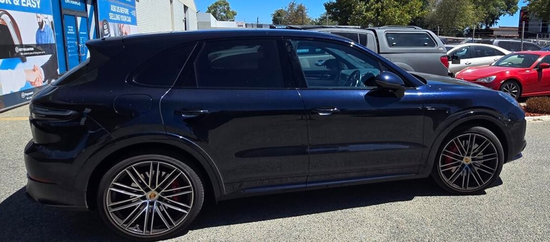 Porsche Cayenne image 1