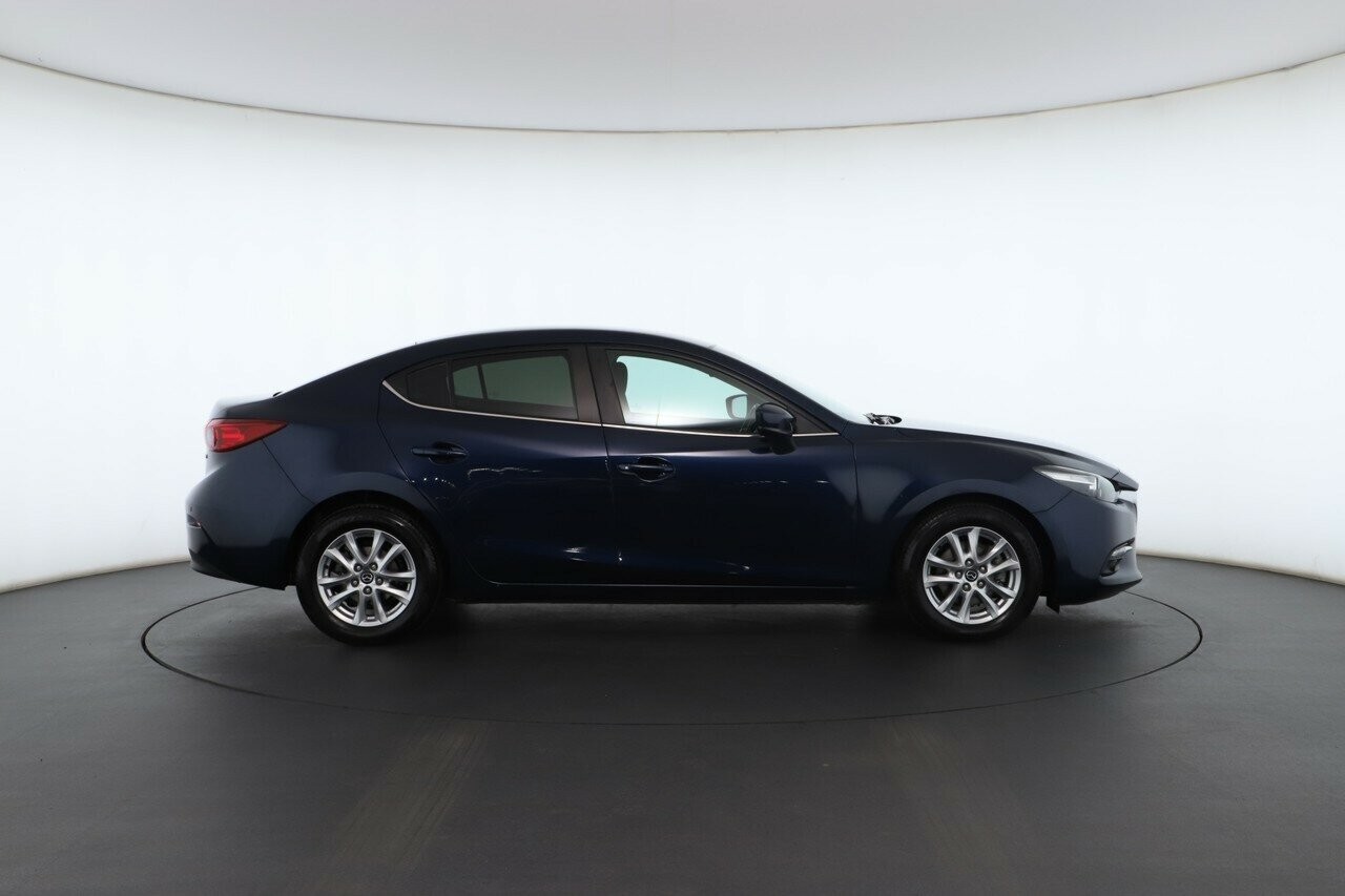 Mazda 3 image 3