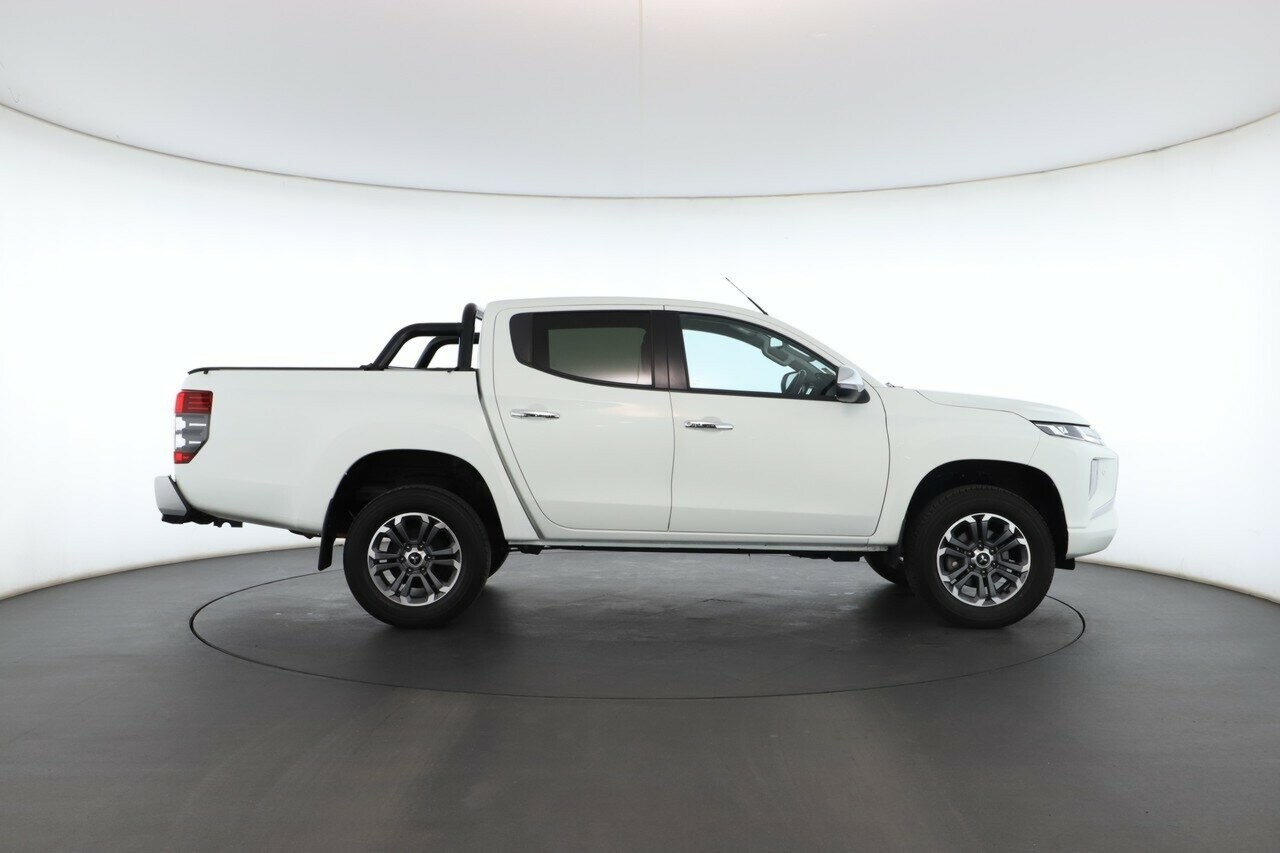 Mitsubishi Triton image 3