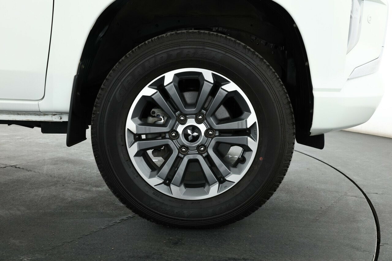 Mitsubishi Triton image 4