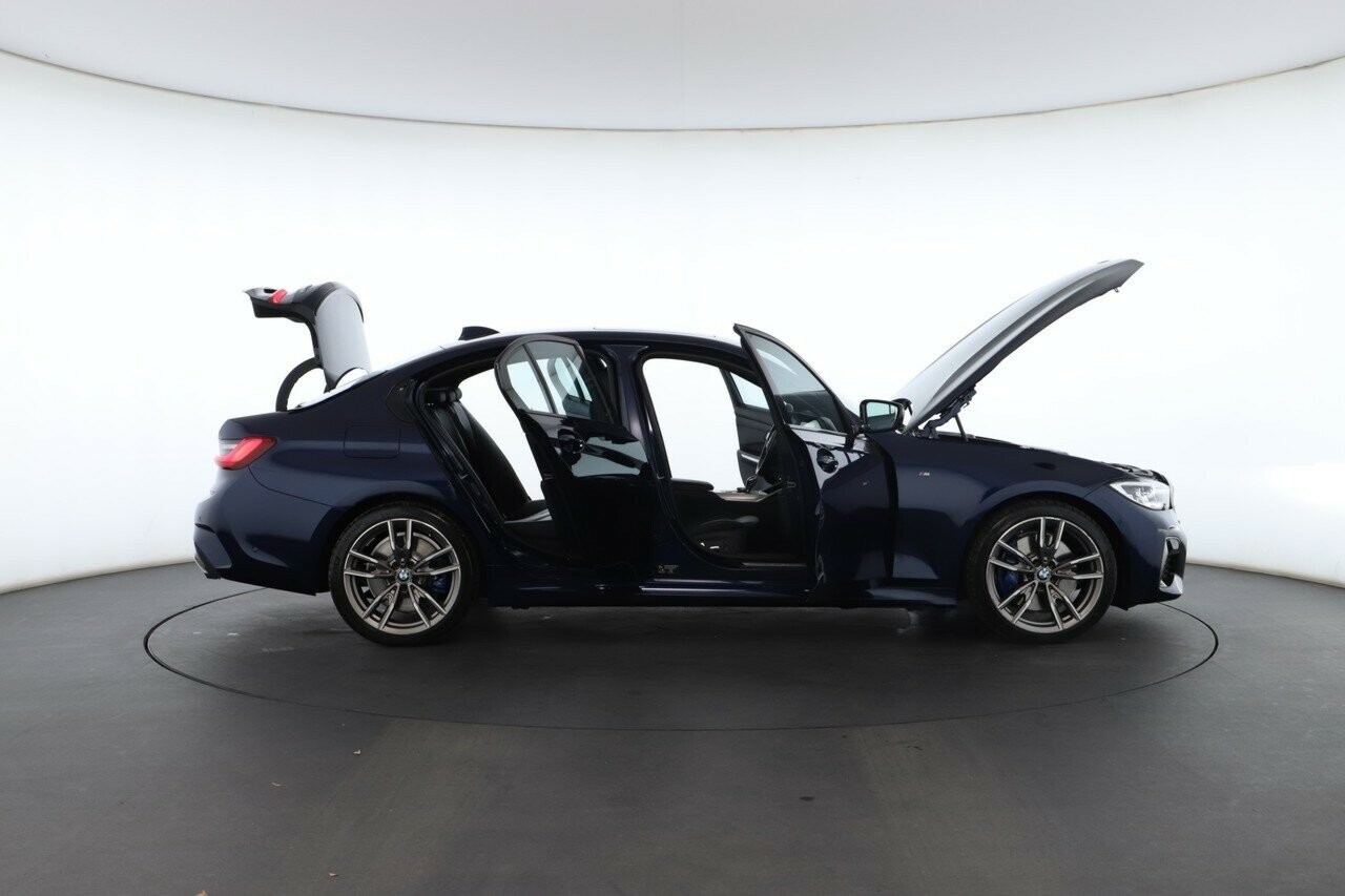 BMW 3 Series image 3