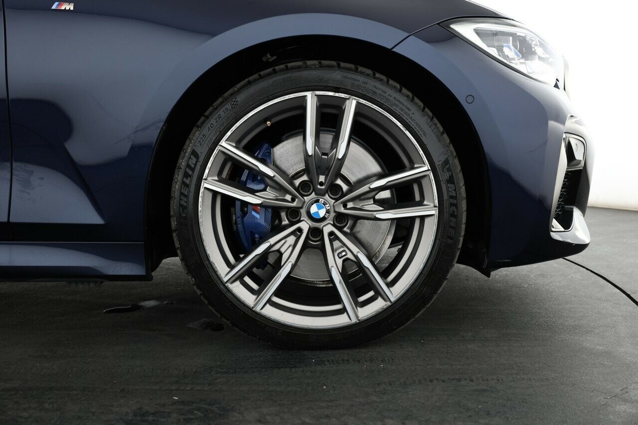 BMW 3 Series image 4