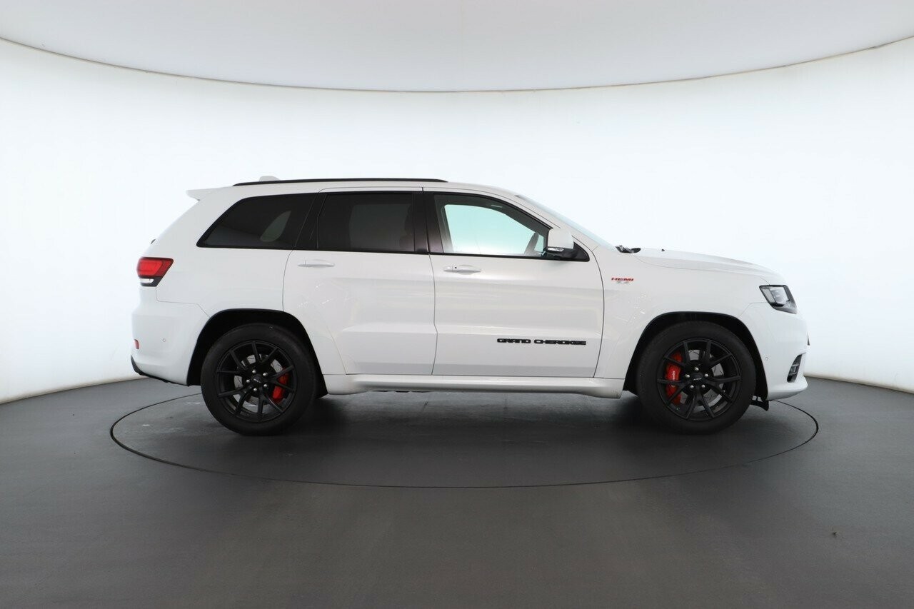 Jeep Grand Cherokee image 3