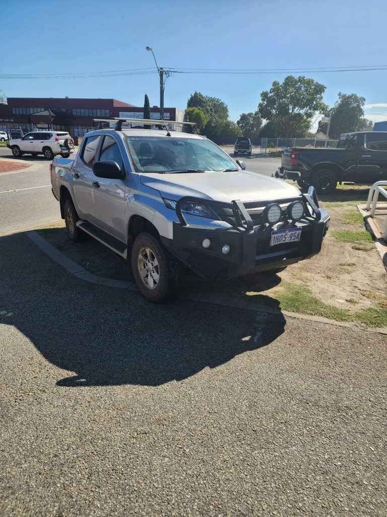 Mitsubishi Triton image 1