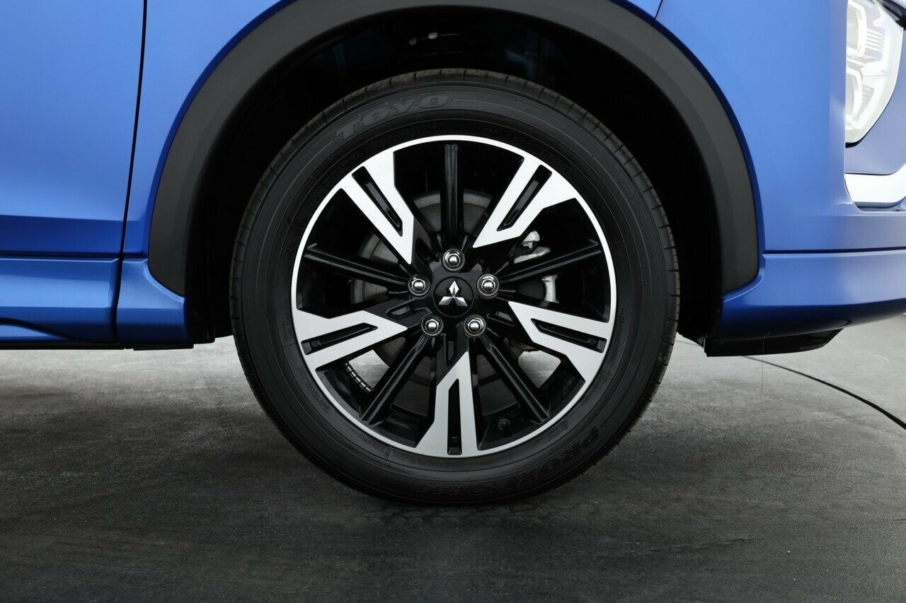 Mitsubishi Eclipse Cross image 4