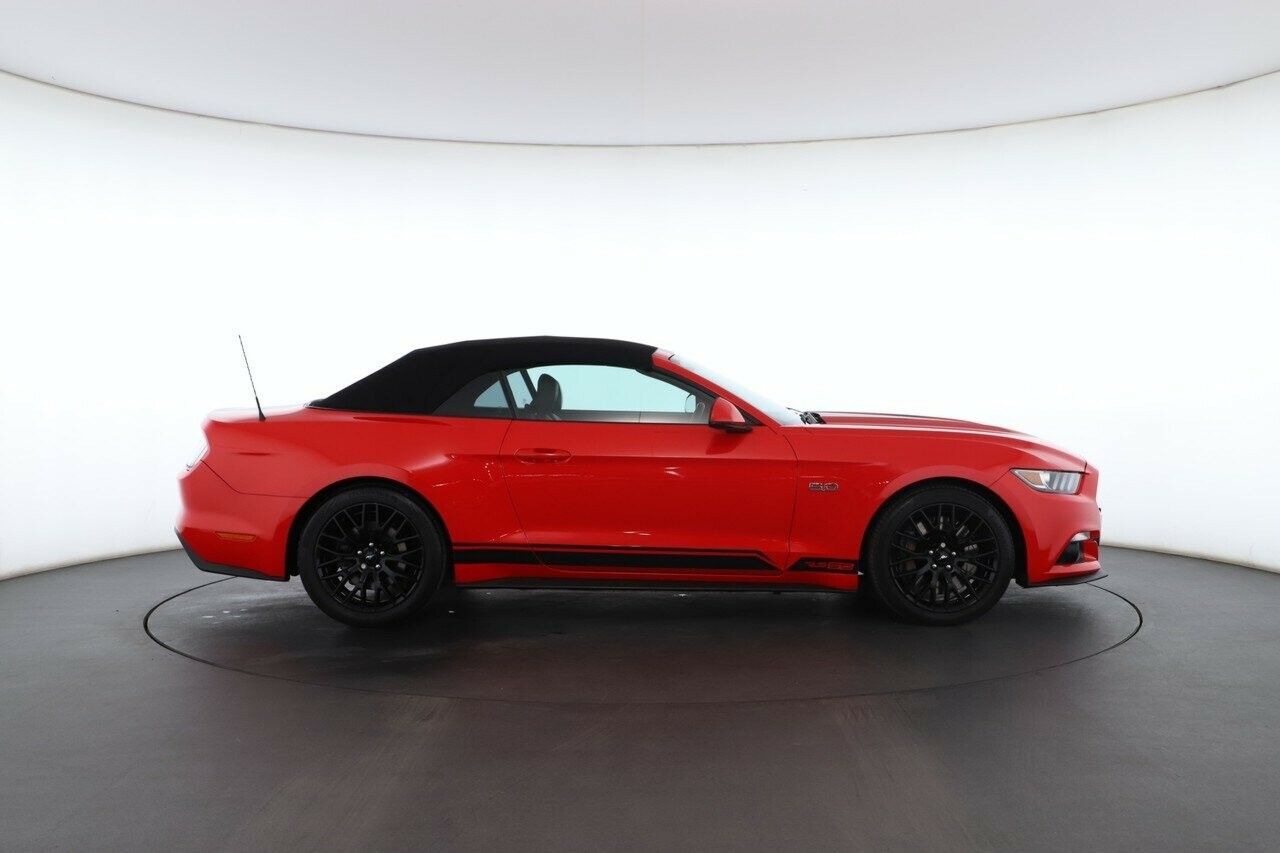 Ford Mustang image 4