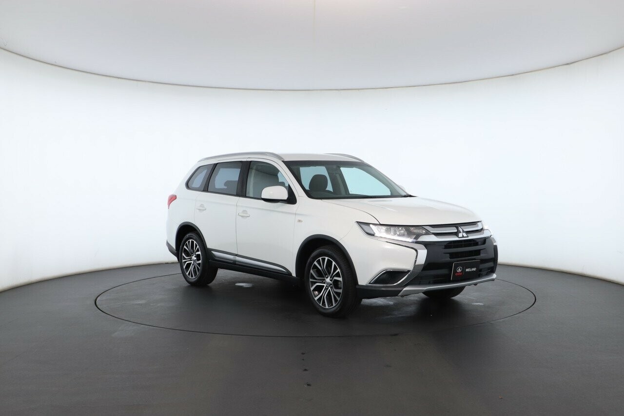 Mitsubishi Outlander image 4