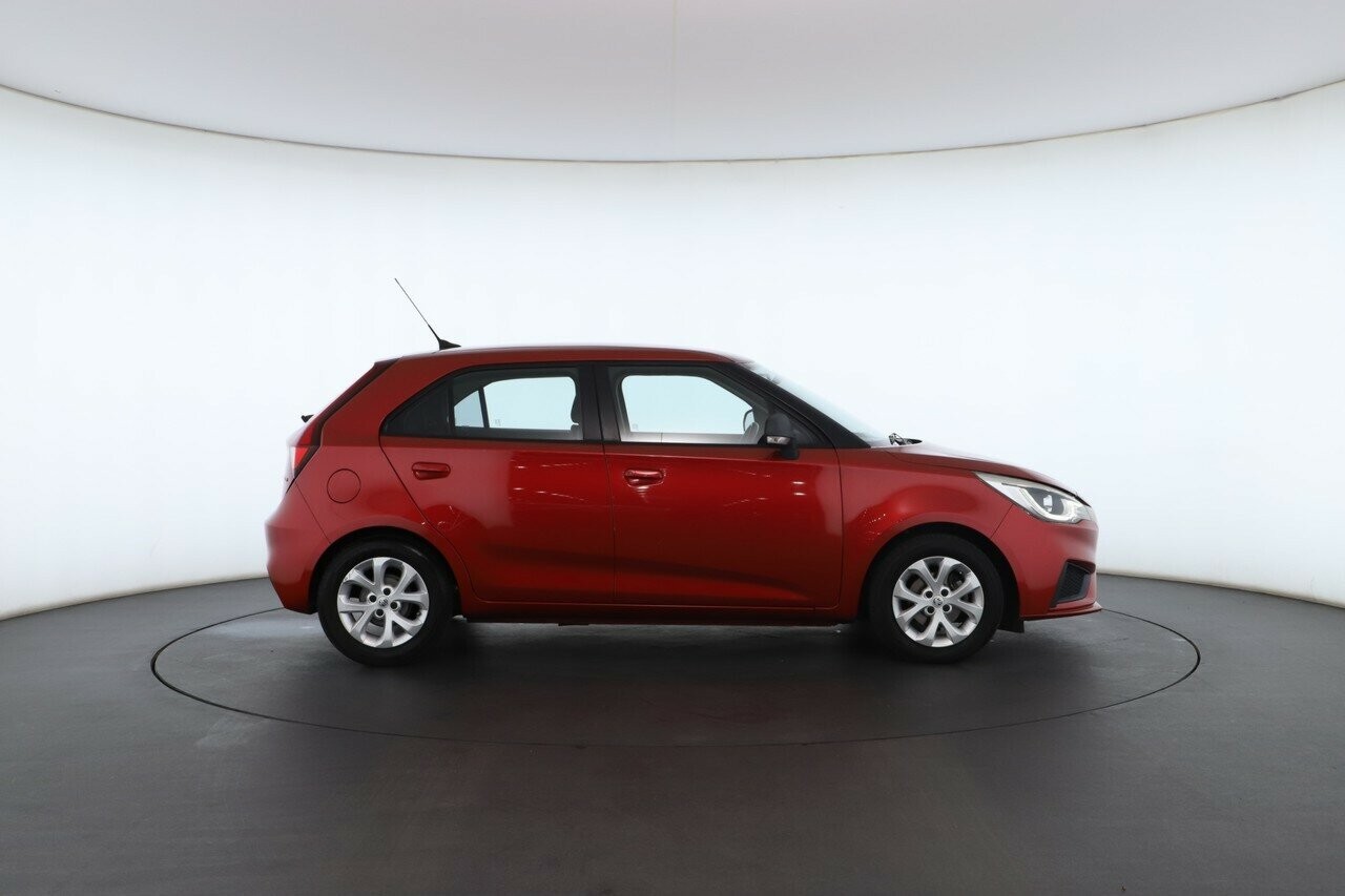 MG Mg3 image 2