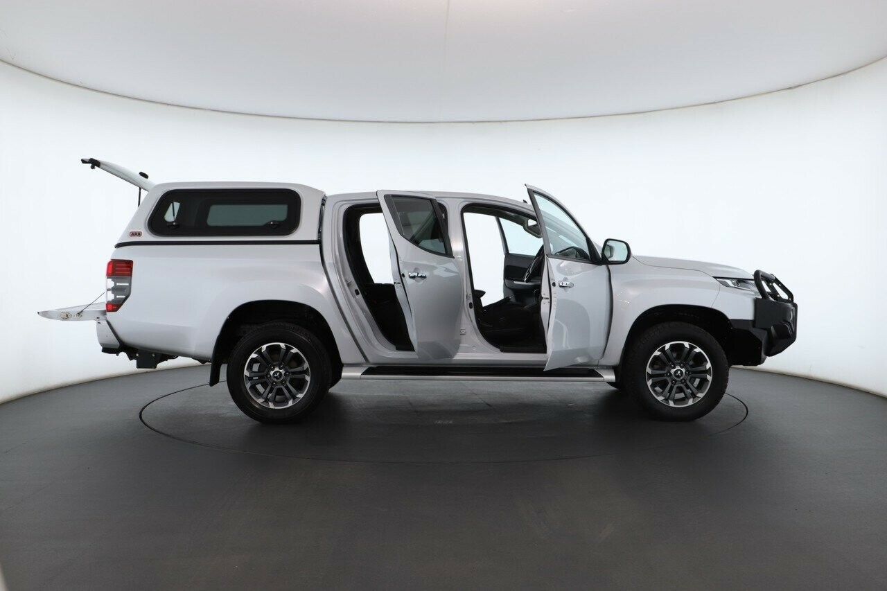 Mitsubishi Triton image 2