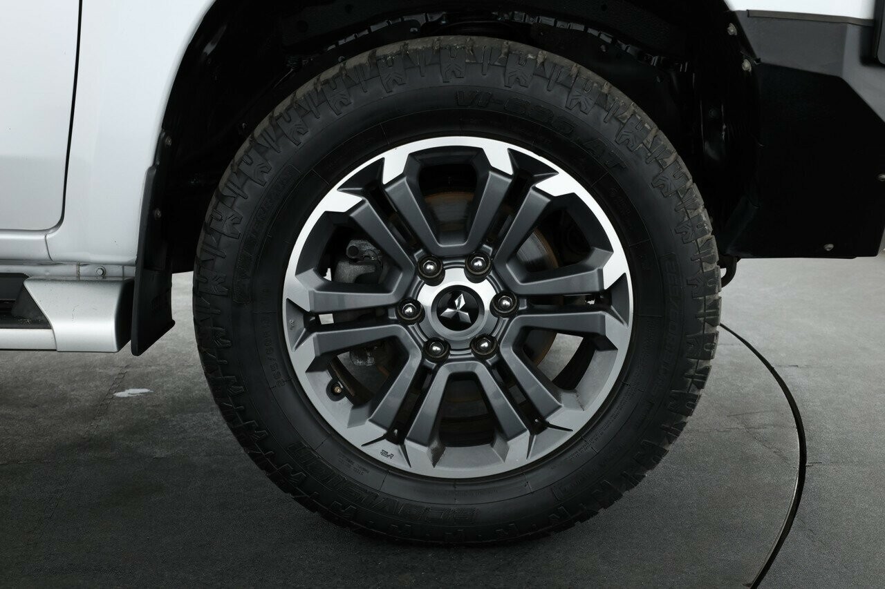 Mitsubishi Triton image 4