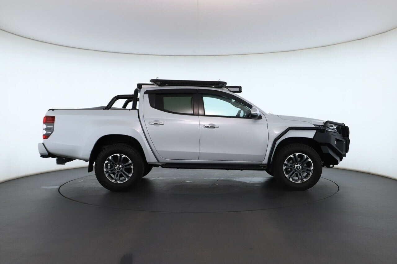 Mitsubishi Triton image 3