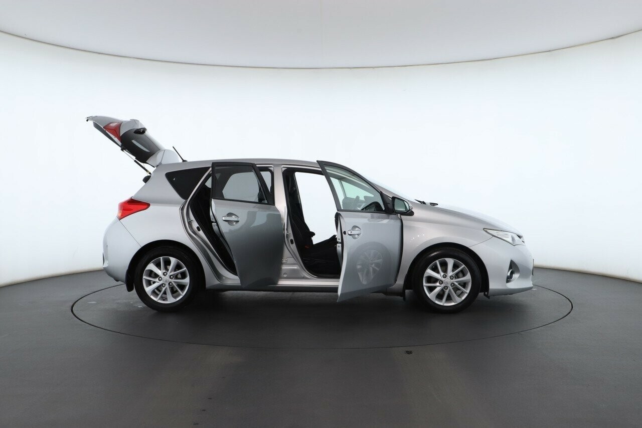 Toyota Corolla image 3