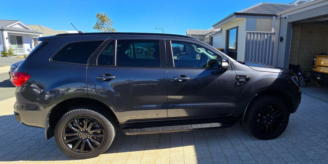 Ford Everest image 1