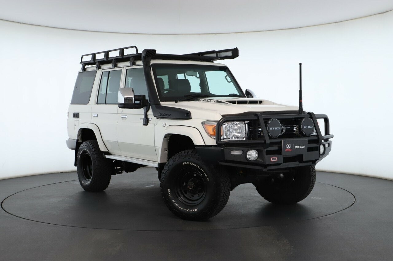 Toyota Landcruiser image 2