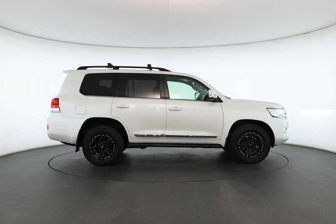 Toyota Landcruiser image 3