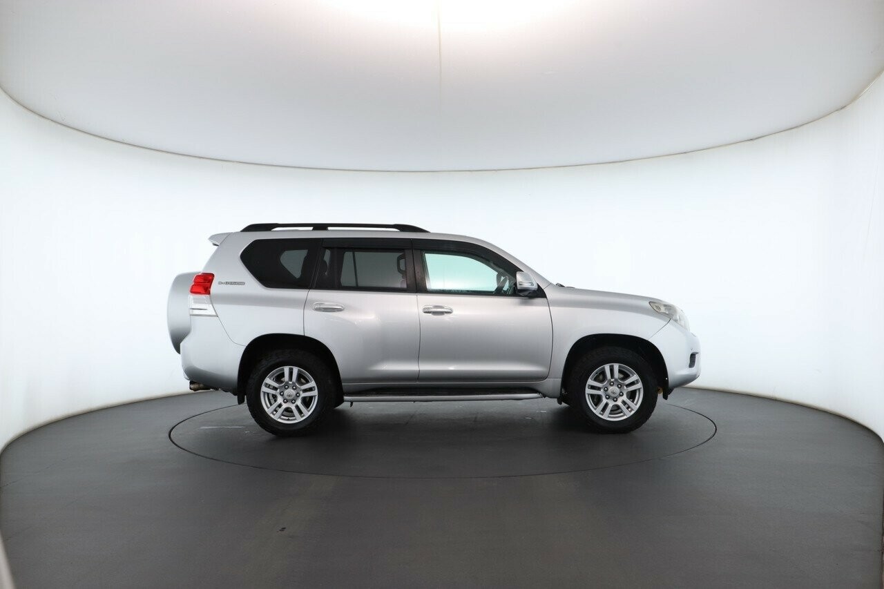 Toyota Landcruiser Prado image 2